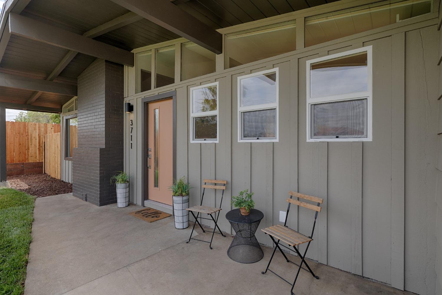 Detail Gallery Image 2 of 35 For 3711 Becerra Way, Sacramento,  CA 95821 - 4 Beds | 2 Baths