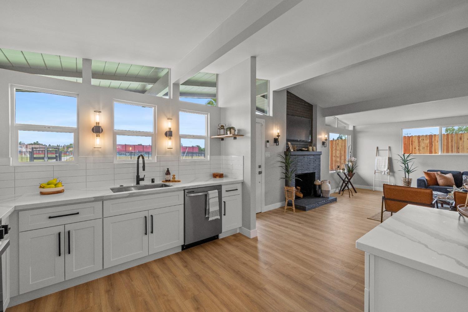 Detail Gallery Image 9 of 35 For 3711 Becerra Way, Sacramento,  CA 95821 - 4 Beds | 2 Baths
