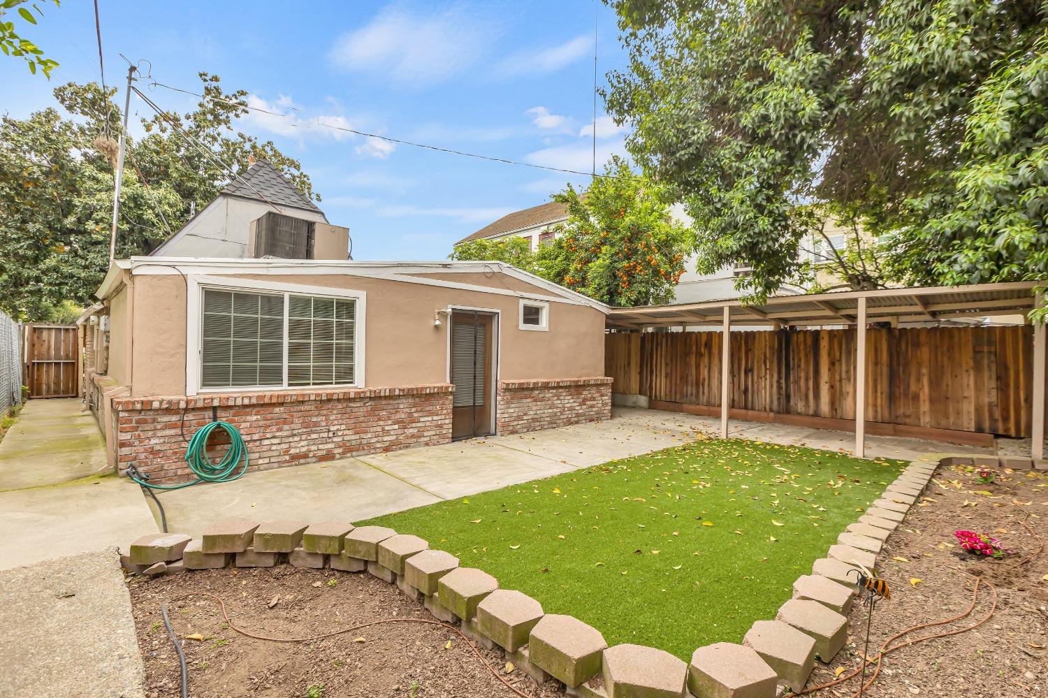 Detail Gallery Image 37 of 48 For 2210 10th Street, Sacramento,  CA 95818 - – Beds | – Baths