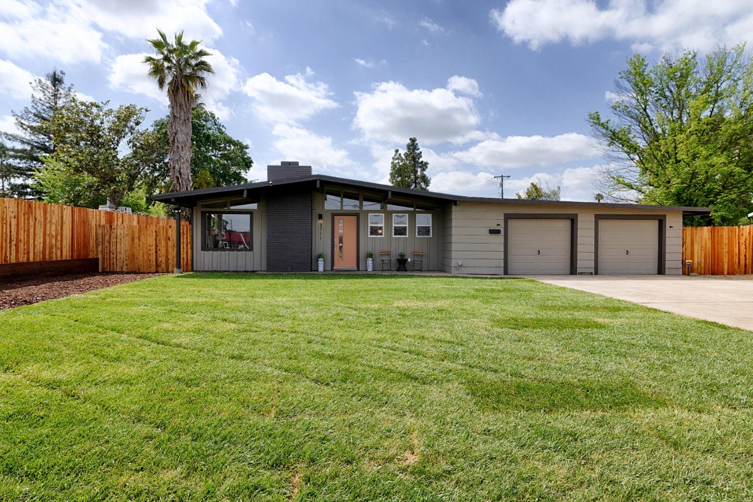 Detail Gallery Image 1 of 35 For 3711 Becerra Way, Sacramento,  CA 95821 - 4 Beds | 2 Baths