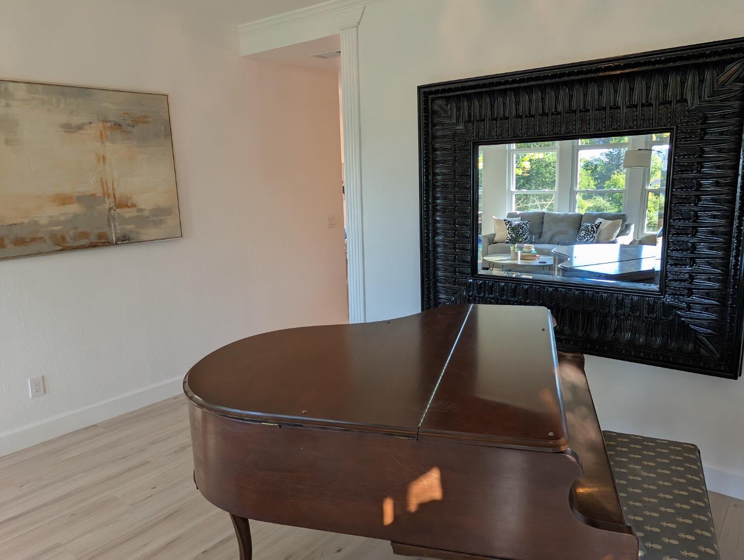 Detail Gallery Image 19 of 81 For 3740 N Lakeshore Blvd, Loomis,  CA 95650 - 4 Beds | 3 Baths