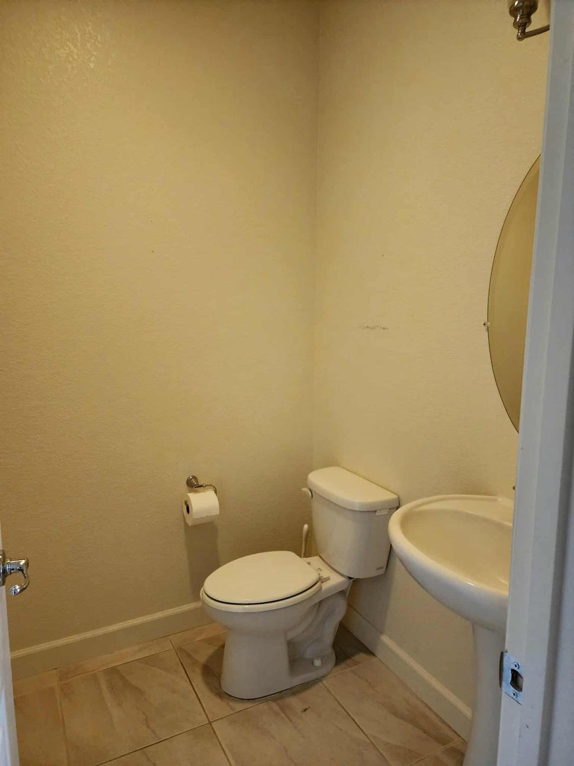 Detail Gallery Image 10 of 15 For 3573 Rapallo Way, Manteca,  CA 95337 - 4 Beds | 3/1 Baths