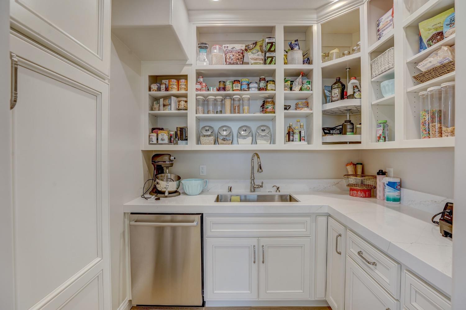 Detail Gallery Image 28 of 39 For 3101 Adams Rd, Sacramento,  CA 95864 - 4 Beds | 4/2 Baths