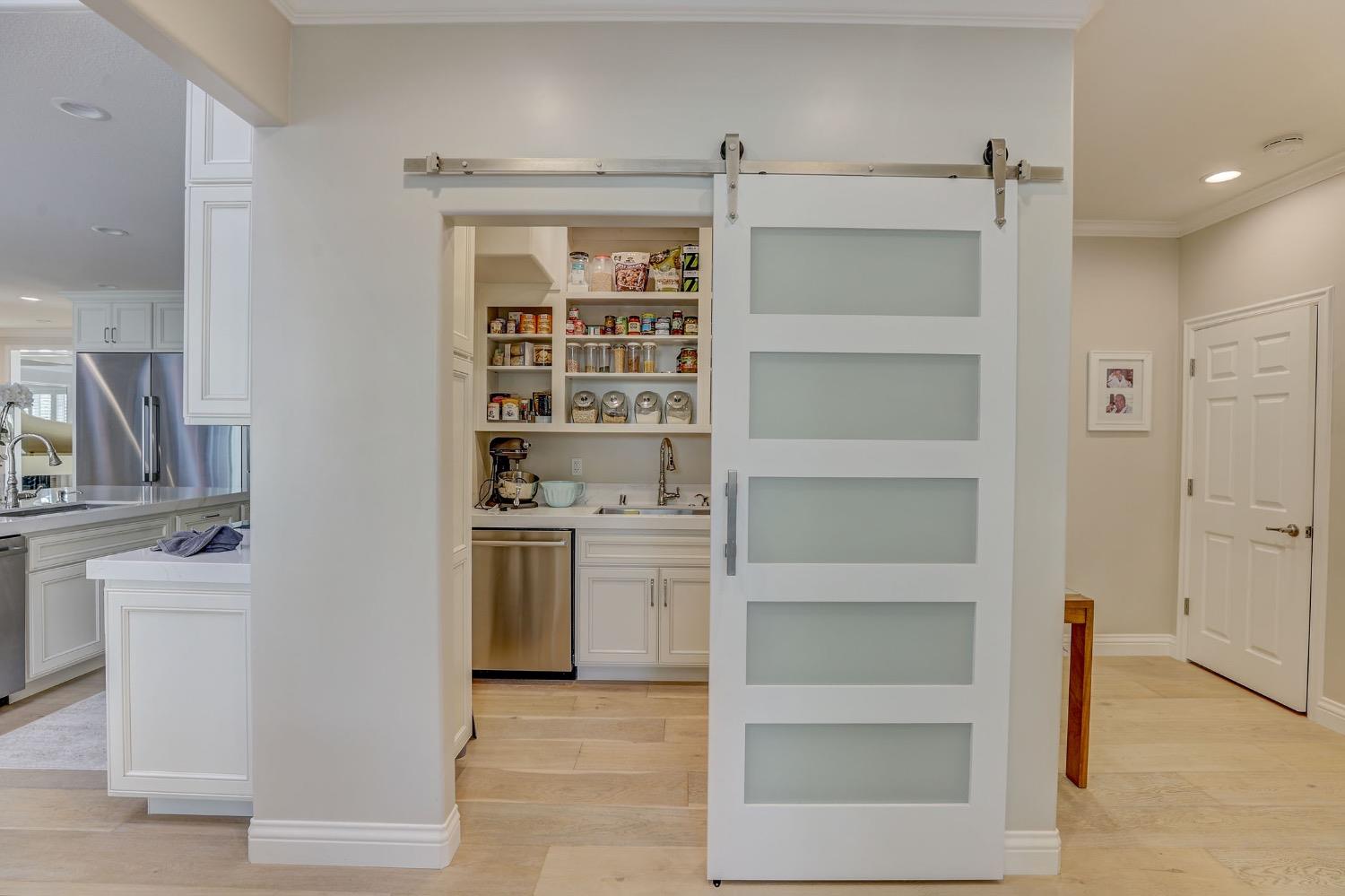 Detail Gallery Image 30 of 39 For 3101 Adams Rd, Sacramento,  CA 95864 - 4 Beds | 4/2 Baths