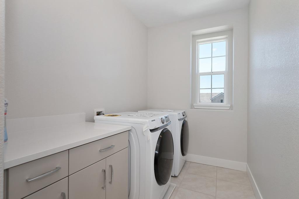 Detail Gallery Image 52 of 63 For 4008 Whitney Vista Ln, Rocklin,  CA 95677 - 5 Beds | 4/1 Baths