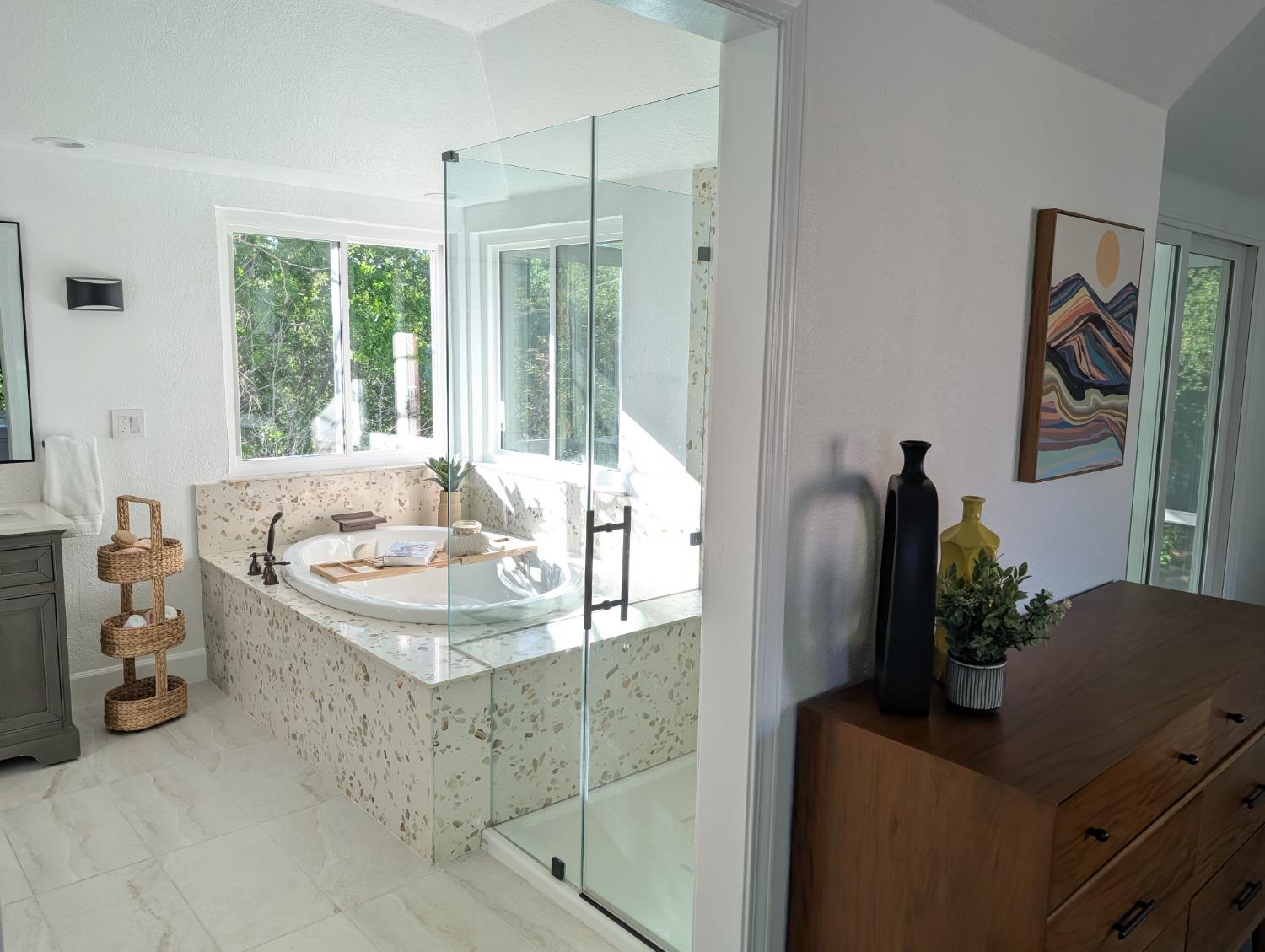 Detail Gallery Image 22 of 81 For 3740 N Lakeshore Blvd, Loomis,  CA 95650 - 4 Beds | 3 Baths