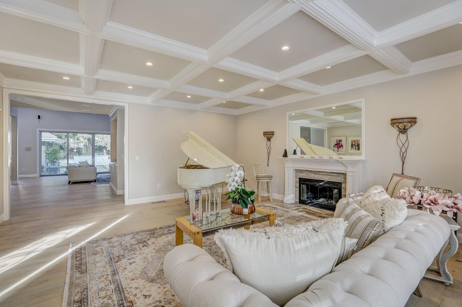 Detail Gallery Image 7 of 39 For 3101 Adams Rd, Sacramento,  CA 95864 - 4 Beds | 4/2 Baths