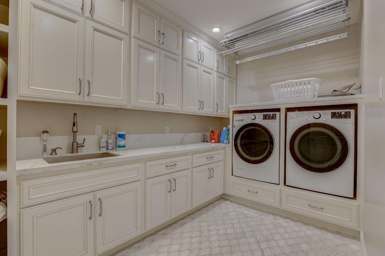 Detail Gallery Image 31 of 39 For 3101 Adams Rd, Sacramento,  CA 95864 - 4 Beds | 4/2 Baths