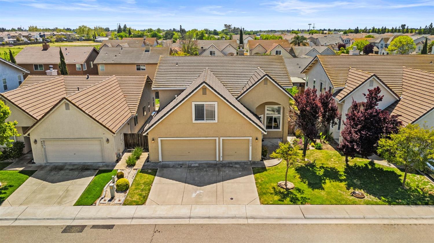 Robbins Road, Sacramento, California image 2