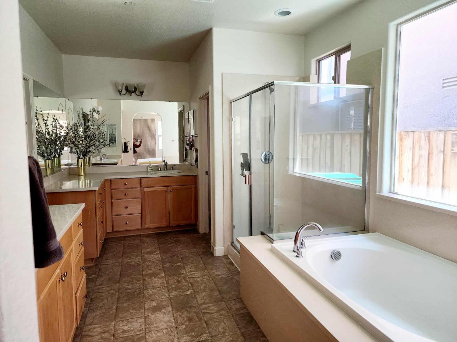 Detail Gallery Image 11 of 15 For 3573 Rapallo Way, Manteca,  CA 95337 - 4 Beds | 3/1 Baths