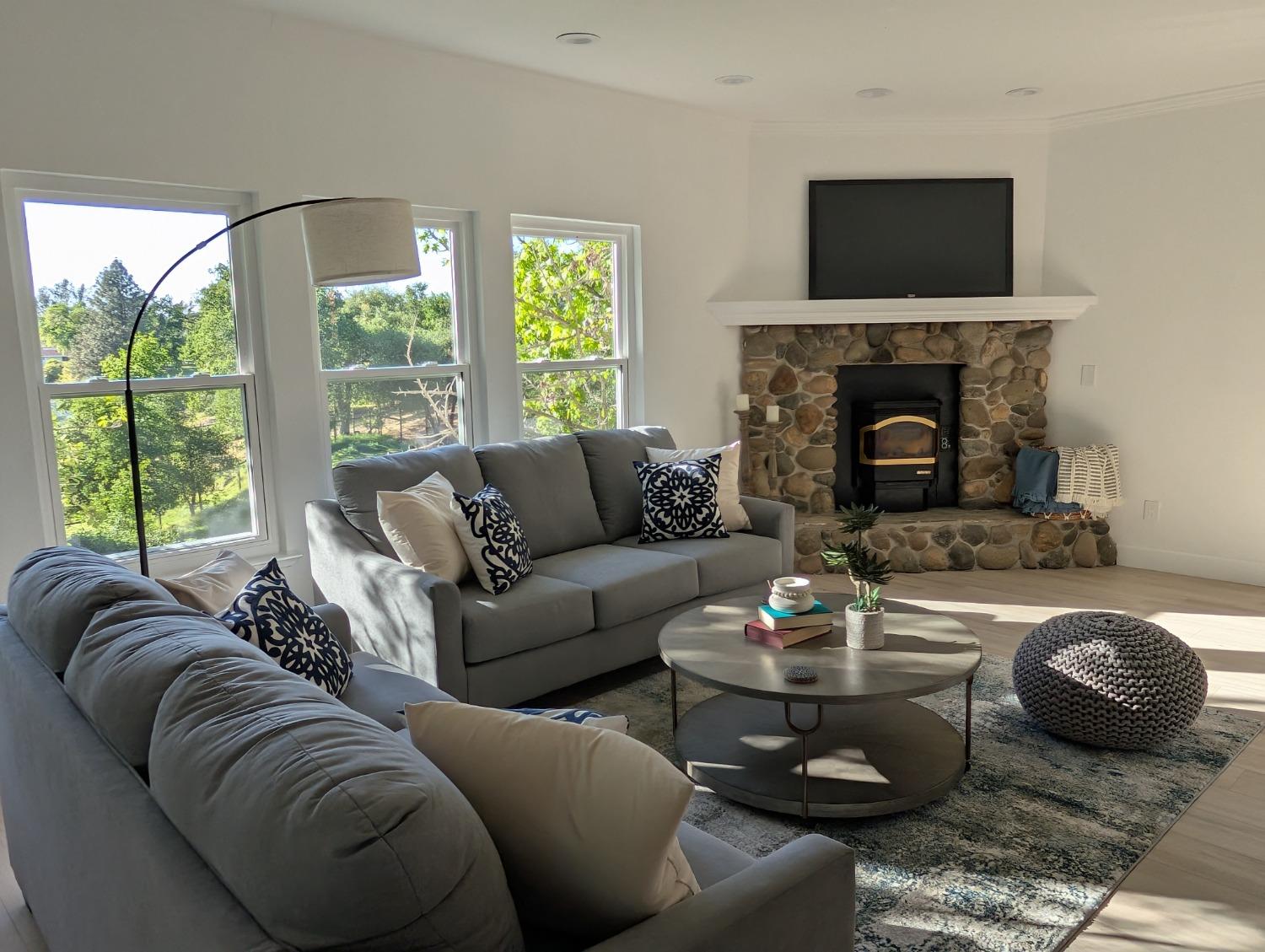 Detail Gallery Image 18 of 81 For 3740 N Lakeshore Blvd, Loomis,  CA 95650 - 4 Beds | 3 Baths