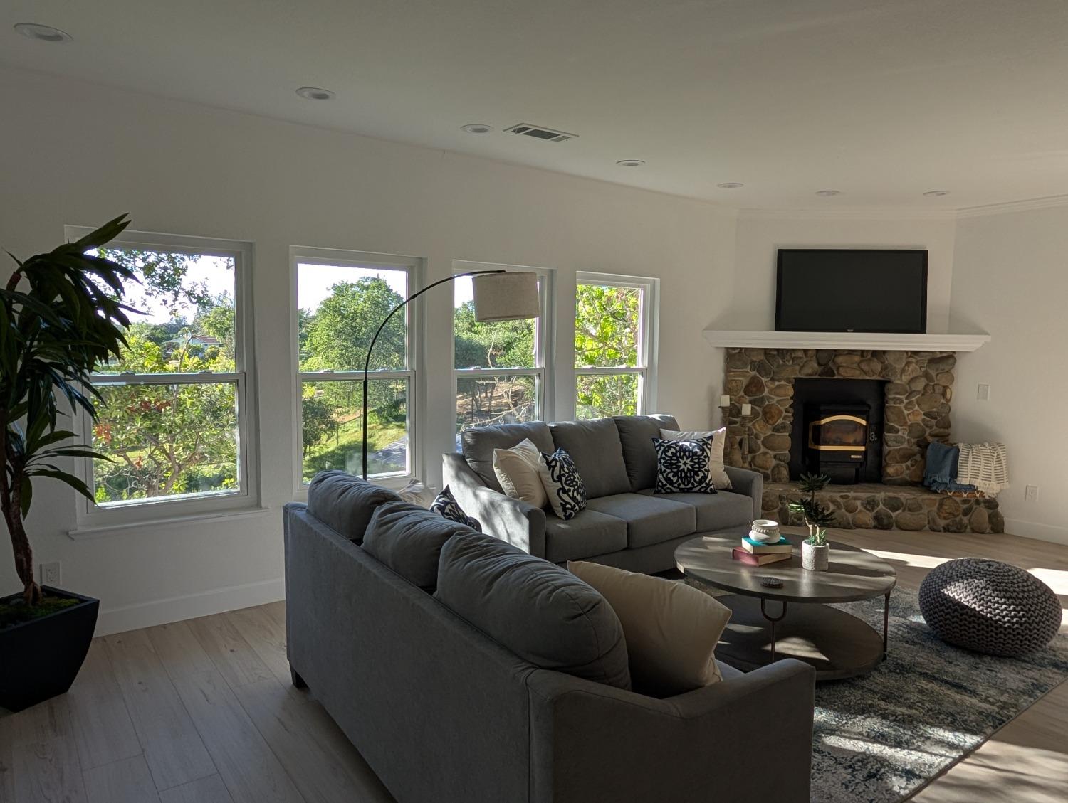 Detail Gallery Image 16 of 81 For 3740 N Lakeshore Blvd, Loomis,  CA 95650 - 4 Beds | 3 Baths