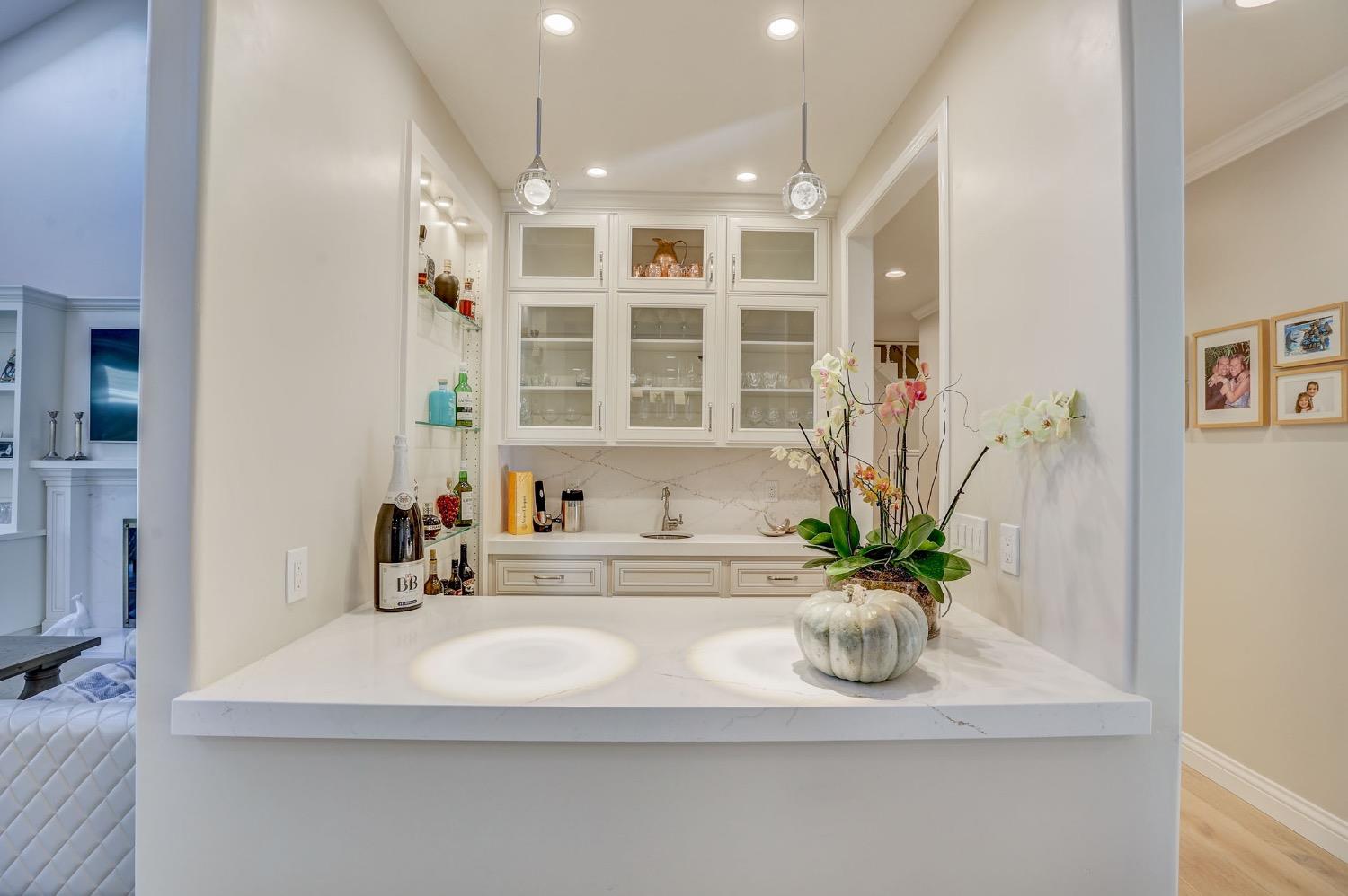 Detail Gallery Image 10 of 39 For 3101 Adams Rd, Sacramento,  CA 95864 - 4 Beds | 4/2 Baths
