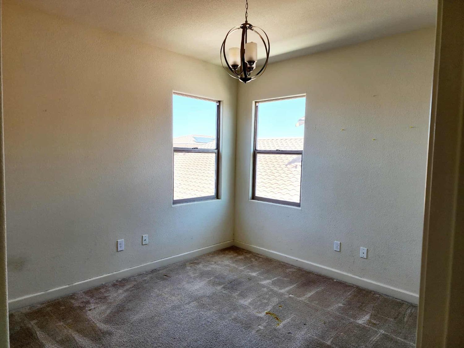 Detail Gallery Image 4 of 15 For 3573 Rapallo Way, Manteca,  CA 95337 - 4 Beds | 3/1 Baths