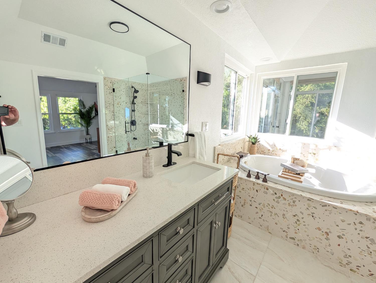 Detail Gallery Image 29 of 81 For 3740 N Lakeshore Blvd, Loomis,  CA 95650 - 4 Beds | 3 Baths