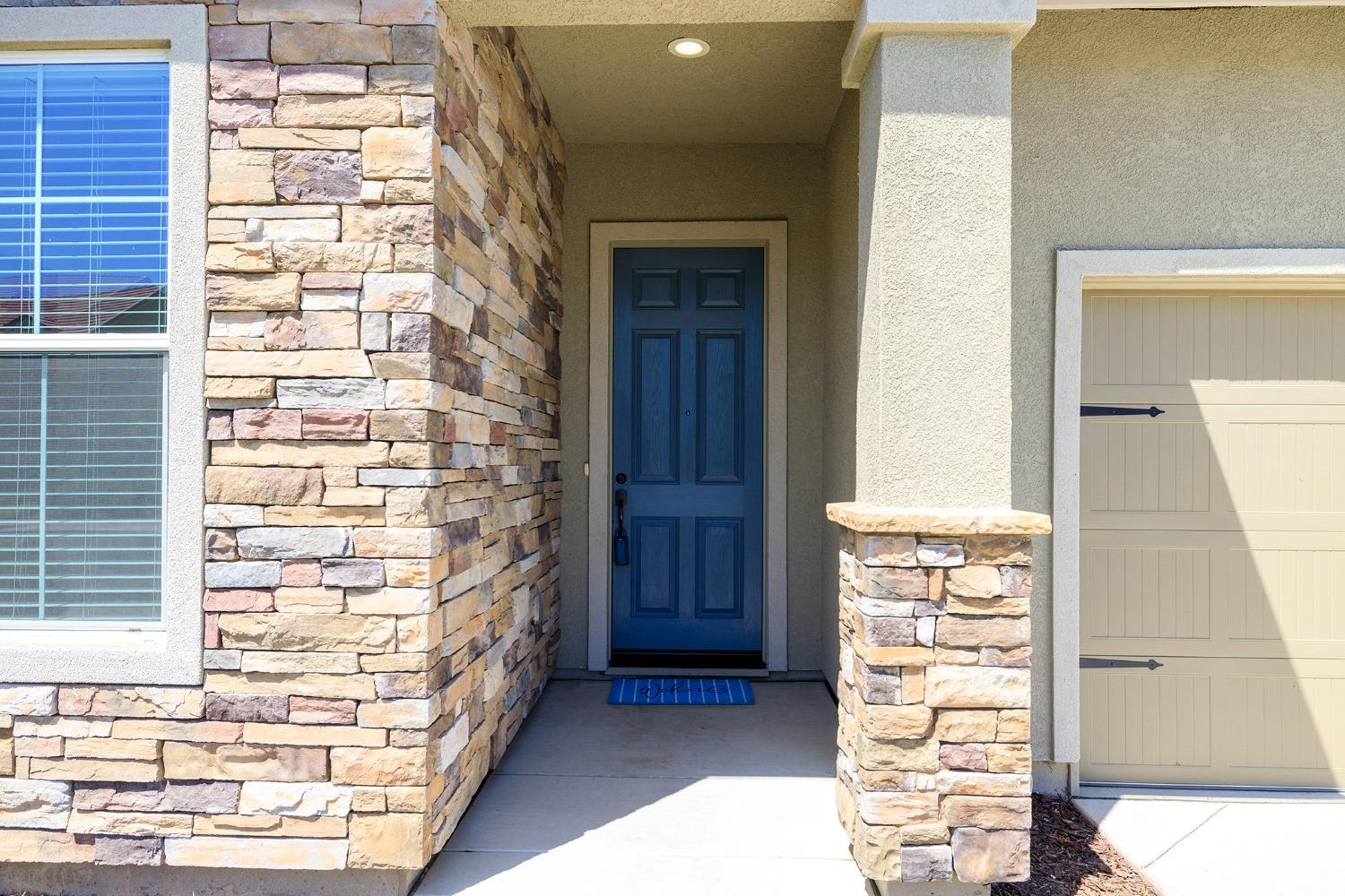 Detail Gallery Image 3 of 37 For 1526 S Deborah Cir, Escalon,  CA 95320 - 4 Beds | 2/1 Baths