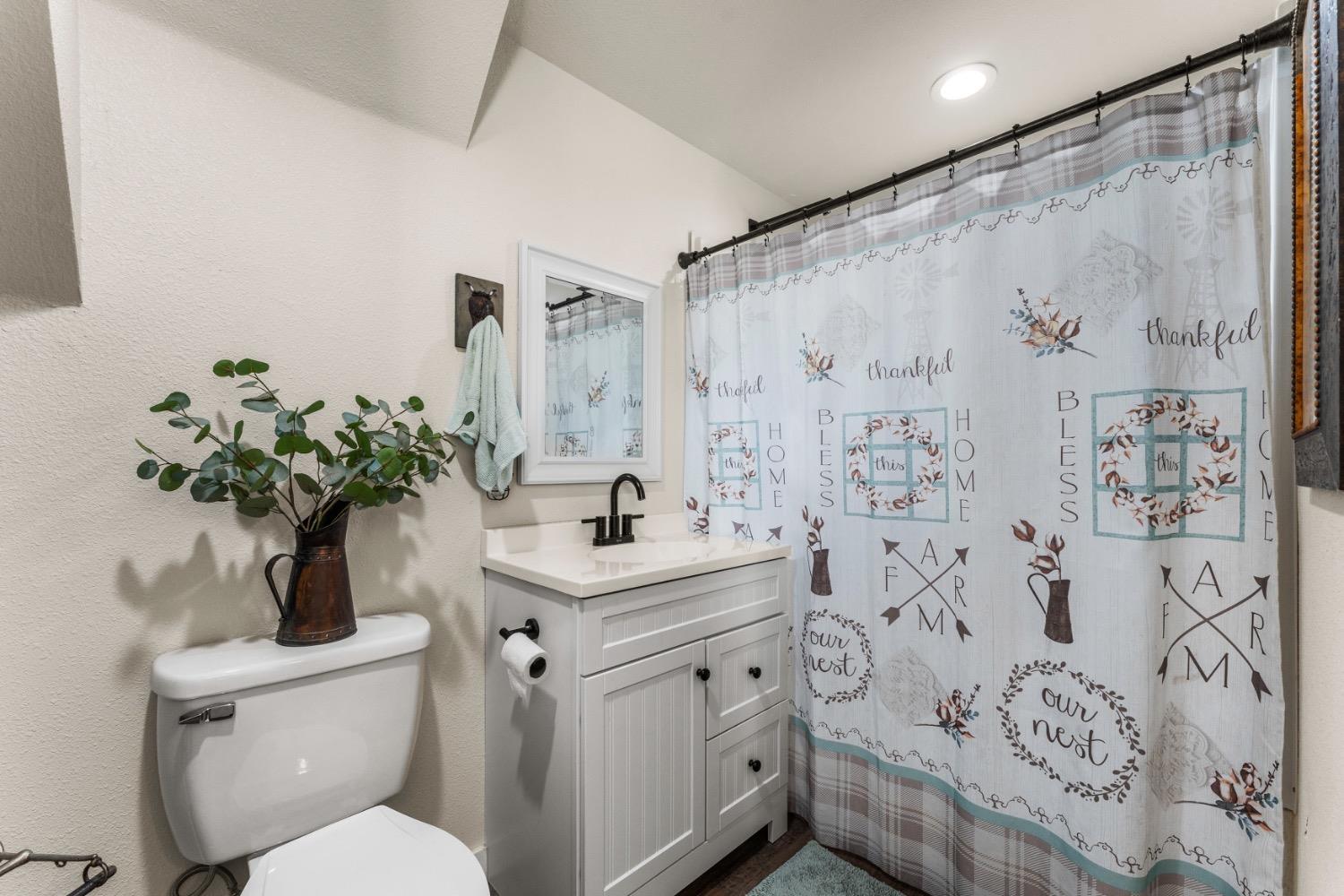 Detail Gallery Image 33 of 75 For 11293 Shadow Ln, Browns Valley,  CA 95918 - 3 Beds | 3 Baths