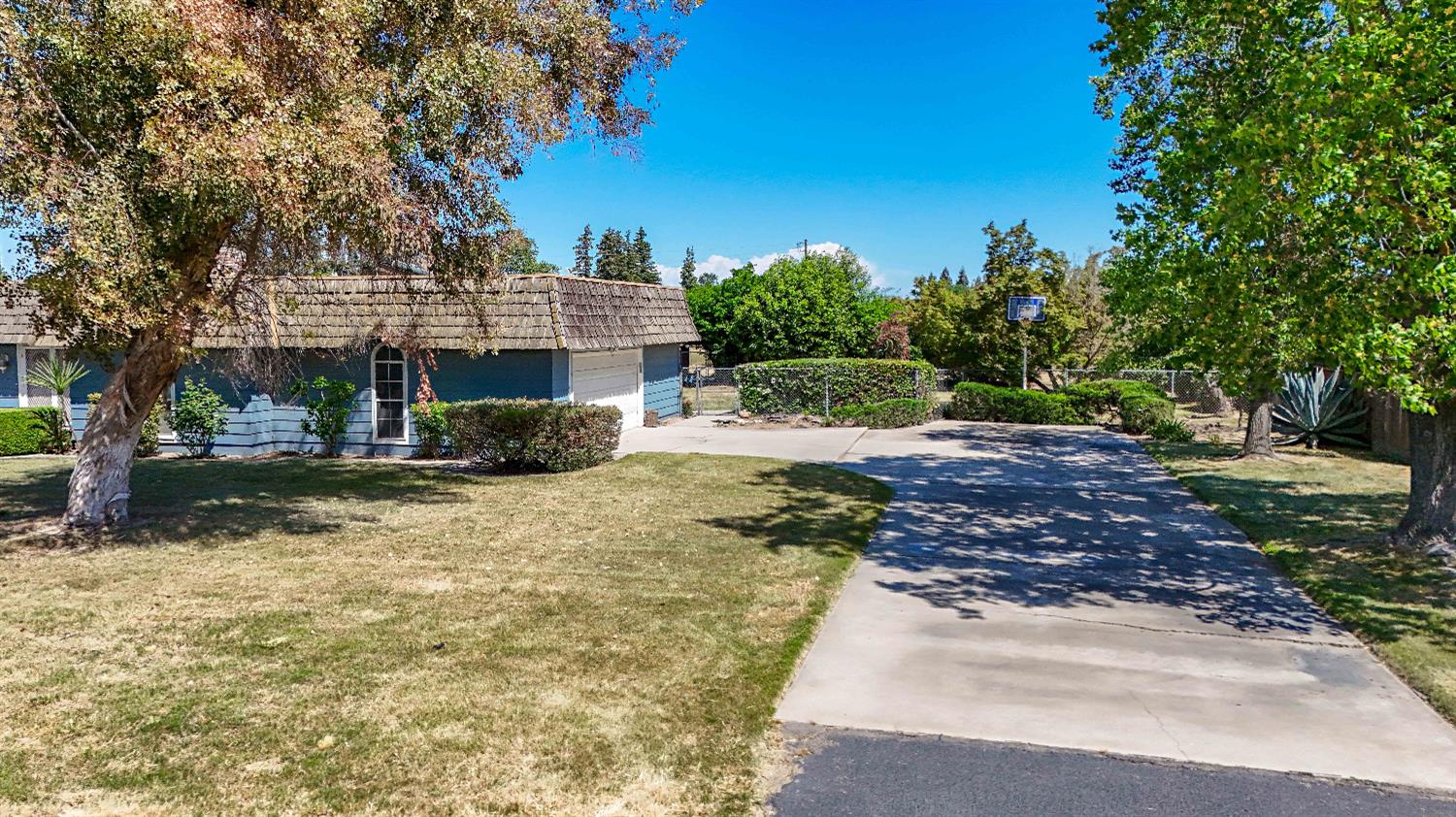 Detail Gallery Image 4 of 75 For 5924 Cherub Ln, Atwater,  CA 95301 - 4 Beds | 2/1 Baths
