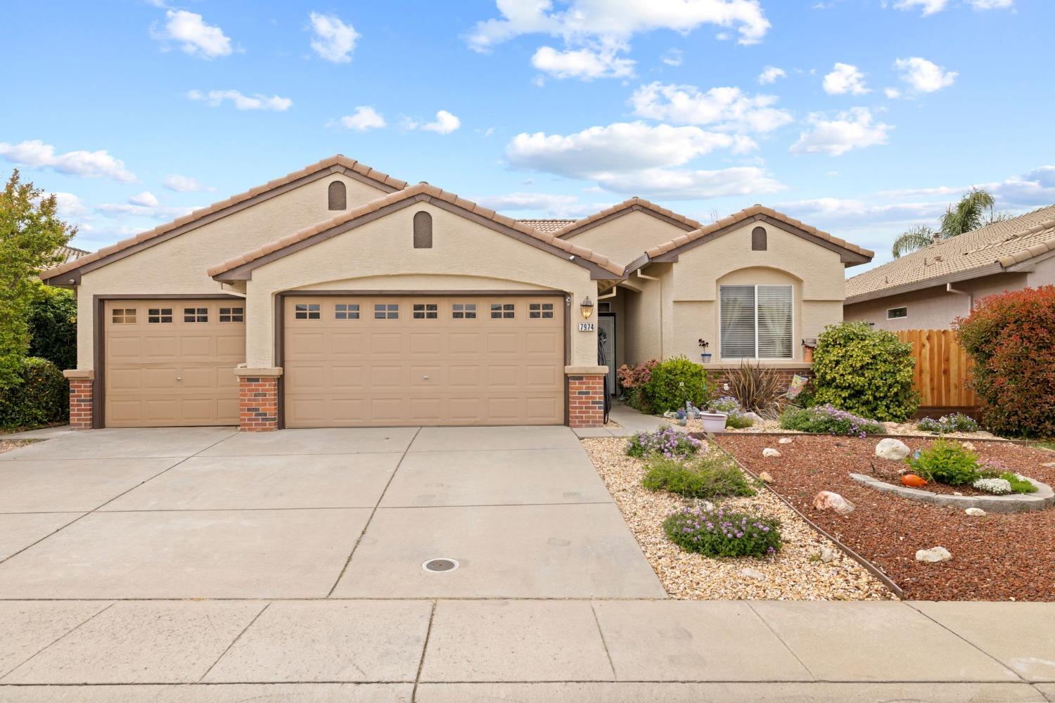 Detail Gallery Image 1 of 1 For 7974 Lavenham Ct, Sacramento,  CA 95829 - 4 Beds | 2 Baths