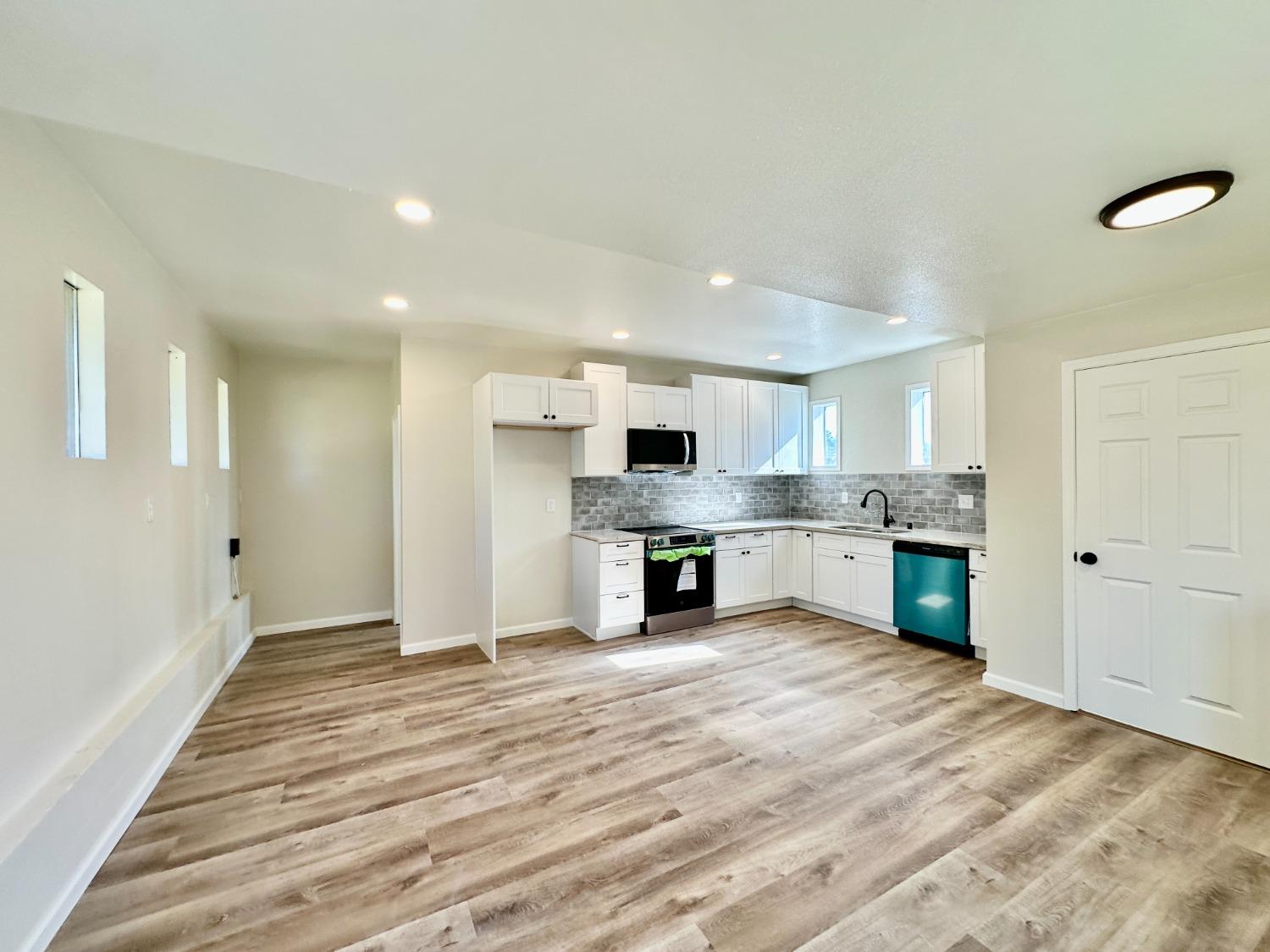 Detail Gallery Image 23 of 28 For 2329 Miller Ave, Modesto,  CA 95354 - 2 Beds | 1 Baths