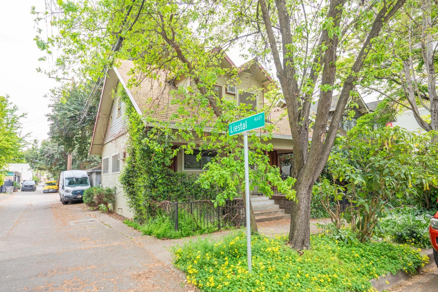 Detail Gallery Image 1 of 1 For 1217 24th St, Sacramento,  CA 95816 - – Beds | – Baths