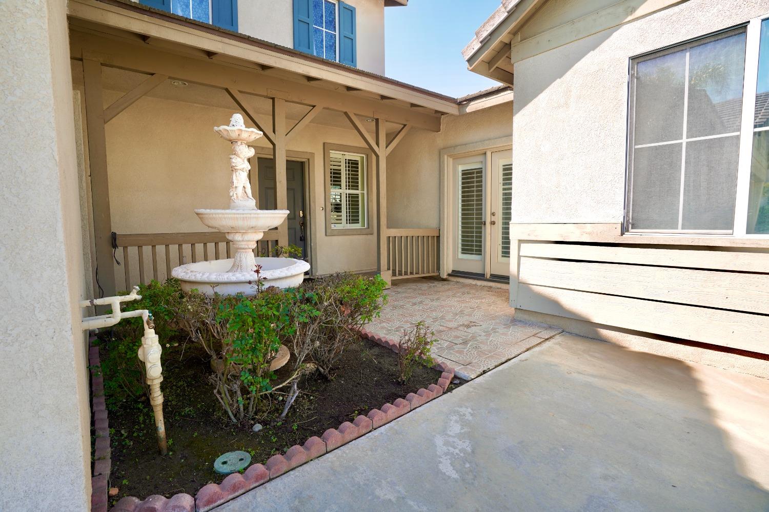 Detail Gallery Image 5 of 69 For 12597 Poinsetta Dr, Riverside,  CA 95203 - 6 Beds | 4 Baths