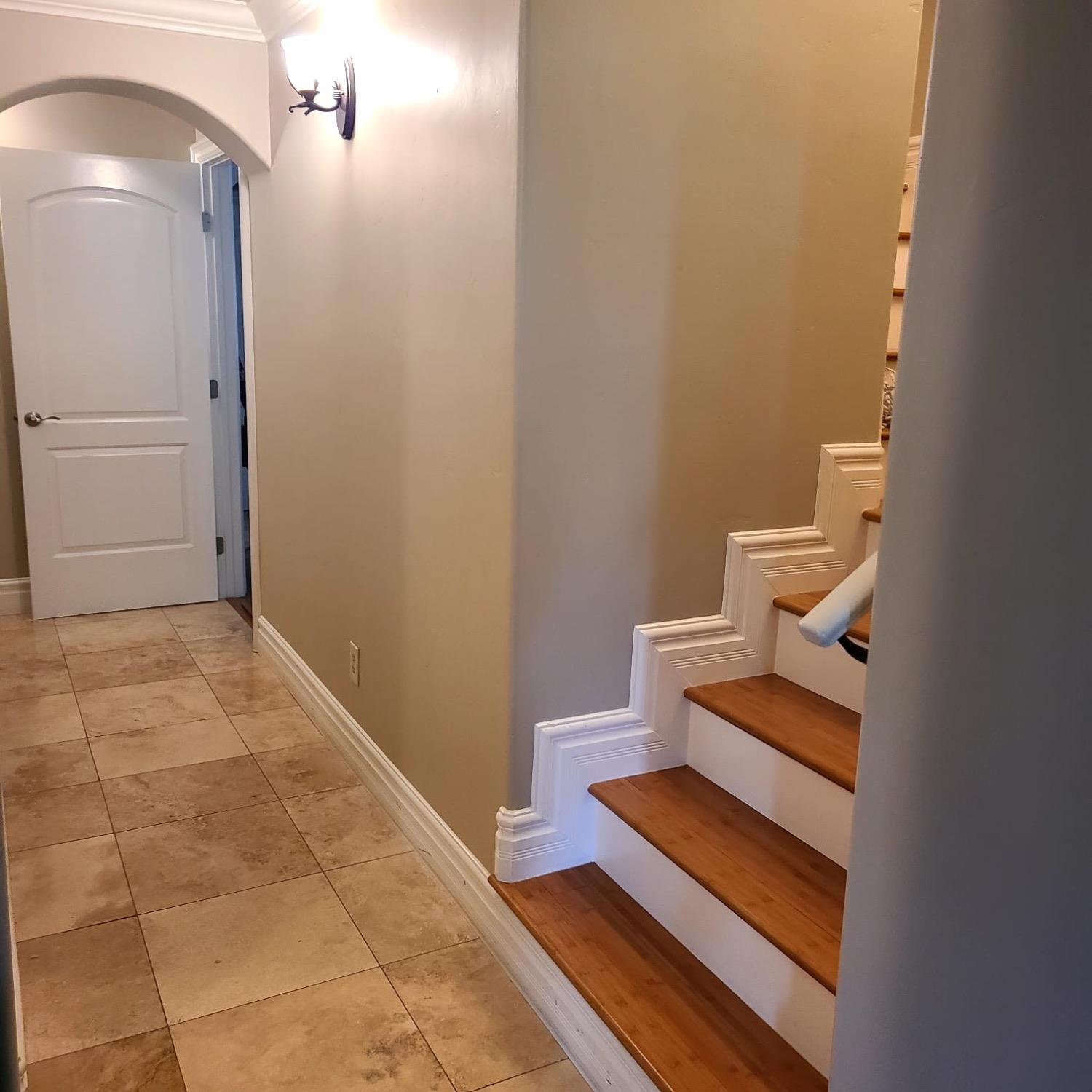 Detail Gallery Image 9 of 26 For 6833 Butterball Way, Sacramento,  CA 95842 - 6 Beds | 4 Baths