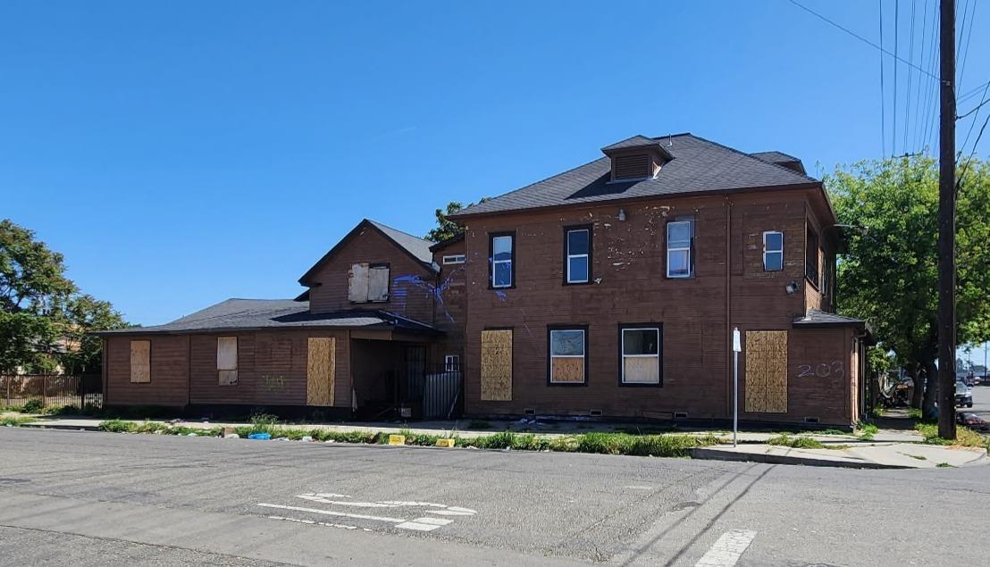 Detail Gallery Image 1 of 2 For 203 E Hazelton Ave, Stockton,  CA 95203 - – Beds | – Baths