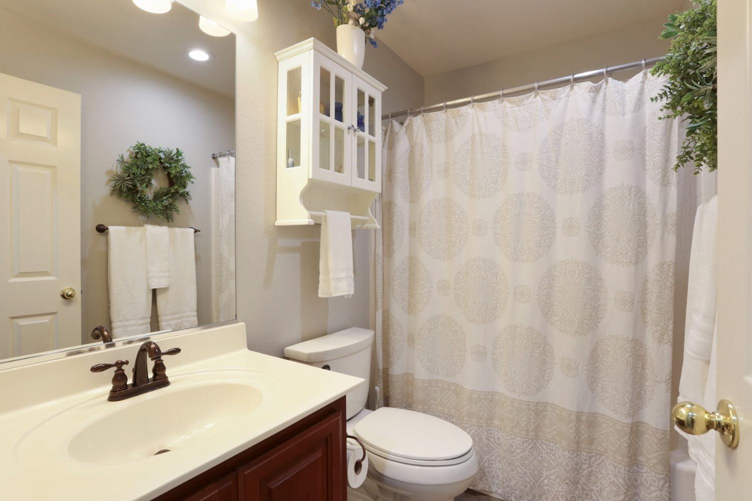 Detail Gallery Image 29 of 72 For 1321 Tulloch Dr, Tracy,  CA 95304 - 4 Beds | 3 Baths
