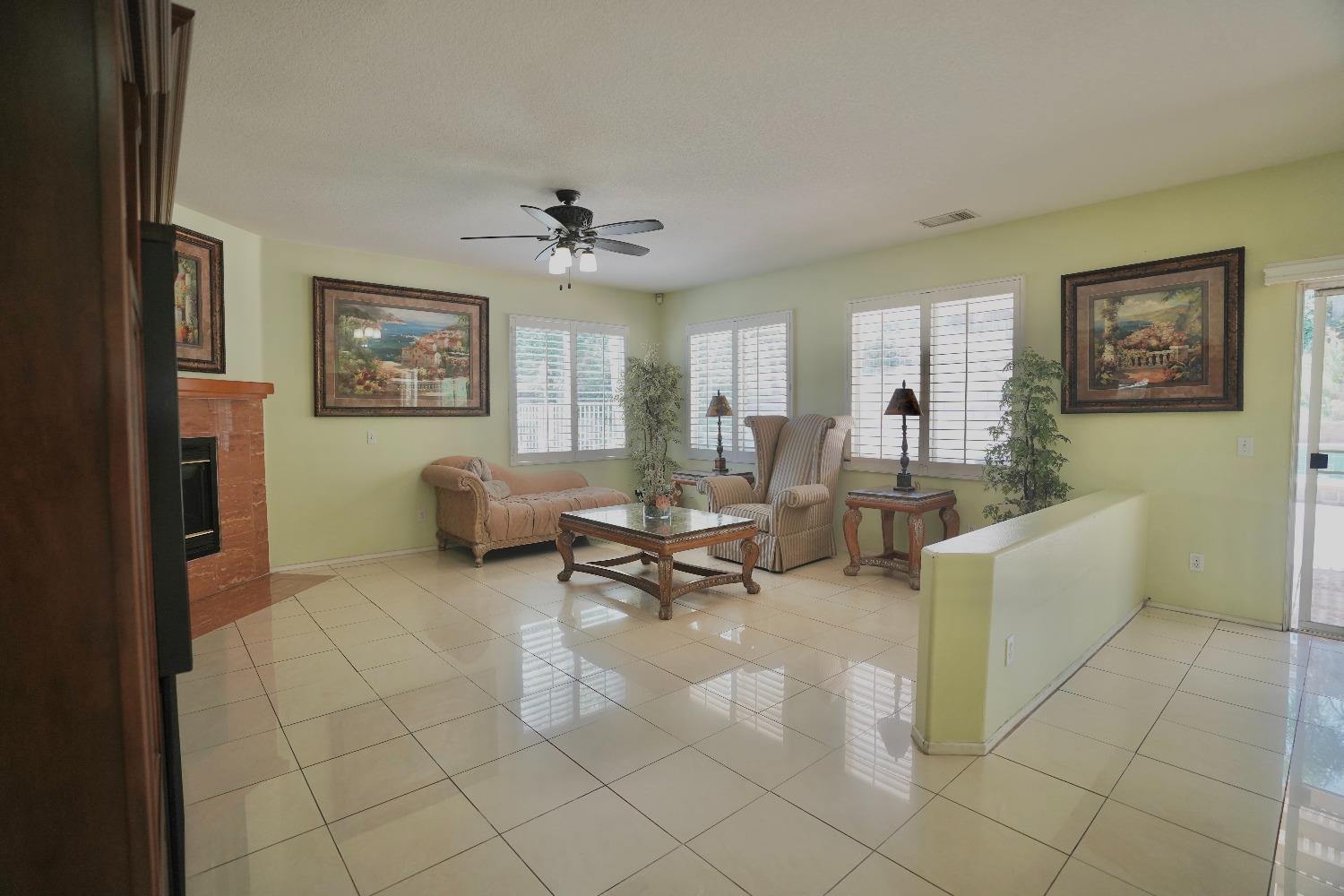 Detail Gallery Image 17 of 69 For 12597 Poinsetta Dr, Riverside,  CA 95203 - 6 Beds | 4 Baths
