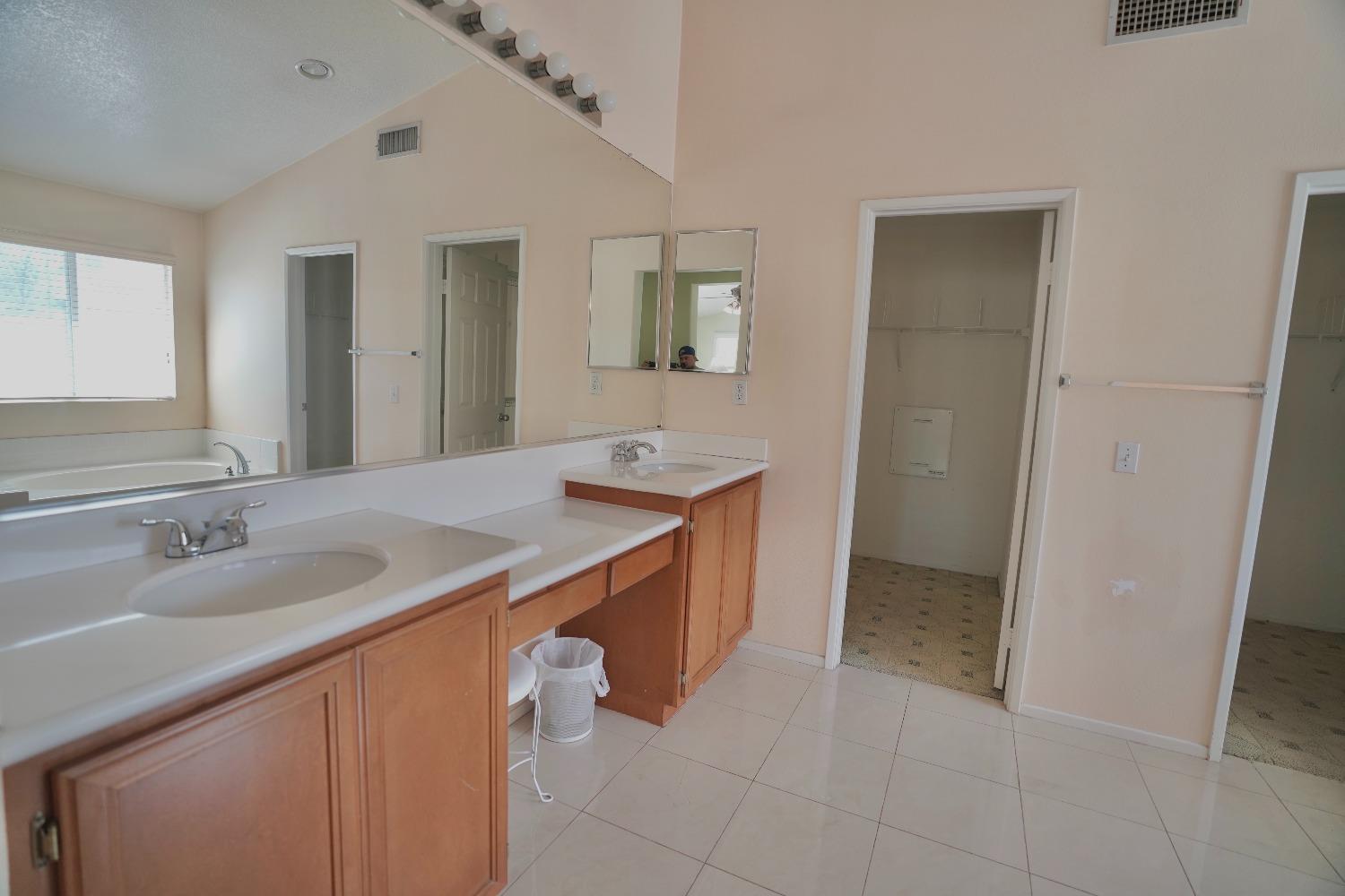 Detail Gallery Image 42 of 69 For 12597 Poinsetta Dr, Riverside,  CA 95203 - 6 Beds | 4 Baths