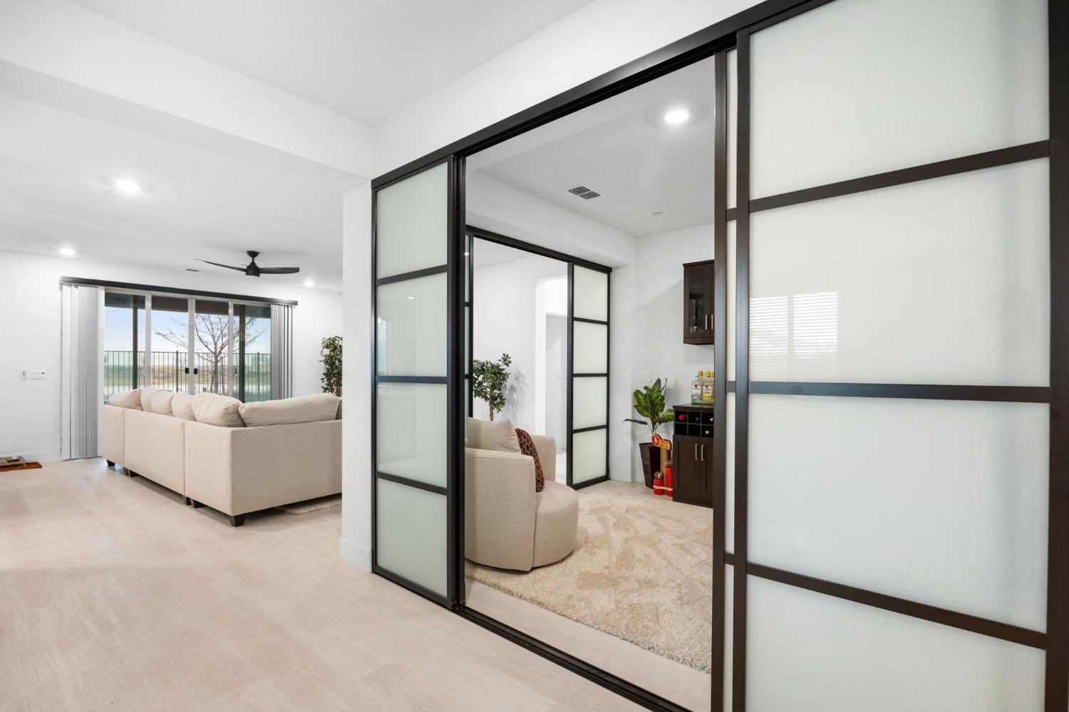 Knightsbrook Avenue, Rancho Cordova, California image 5