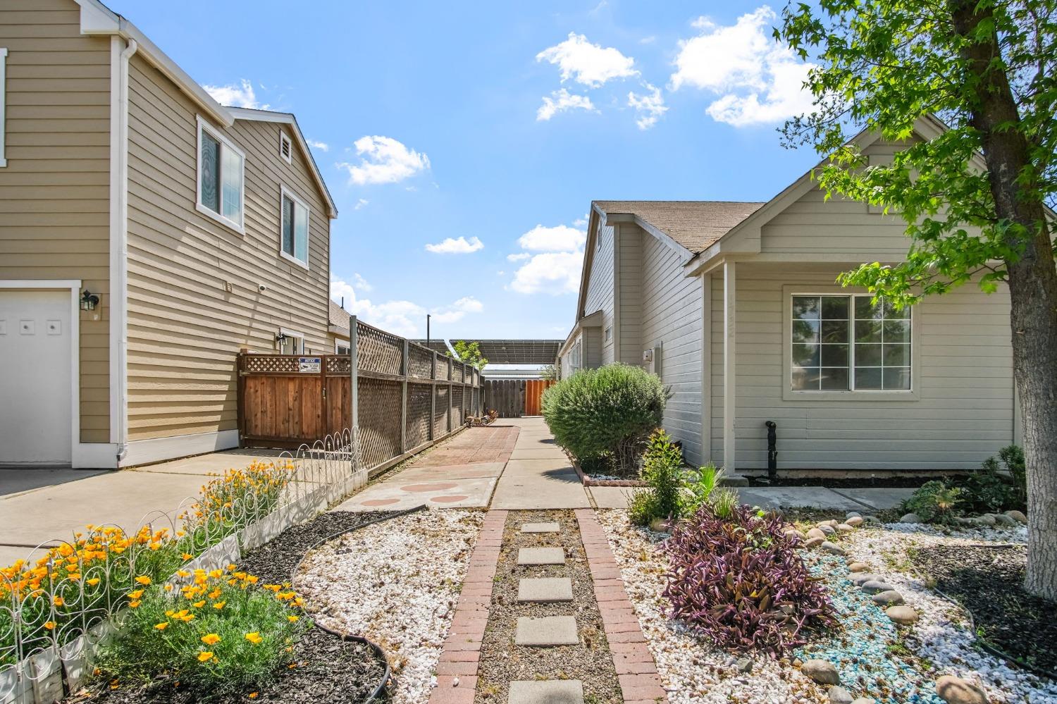 Detail Gallery Image 4 of 25 For 1732 Heritage Dr, Merced,  CA 95341 - 3 Beds | 2 Baths