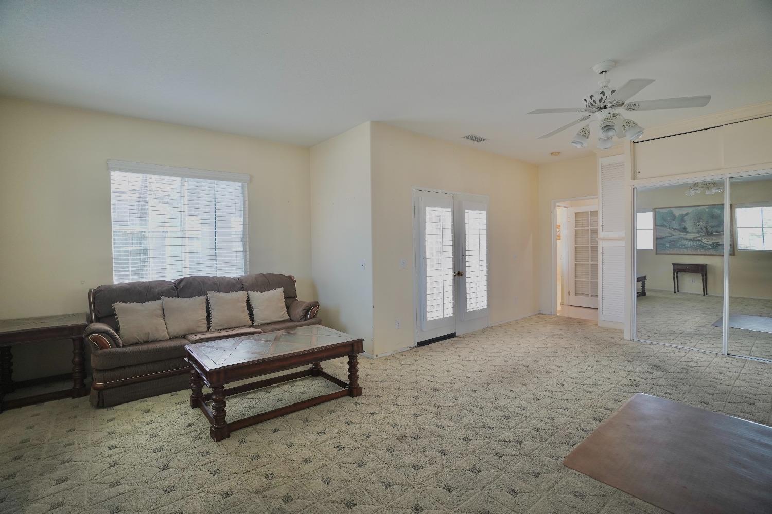 Detail Gallery Image 8 of 69 For 12597 Poinsetta Dr, Riverside,  CA 95203 - 6 Beds | 4 Baths