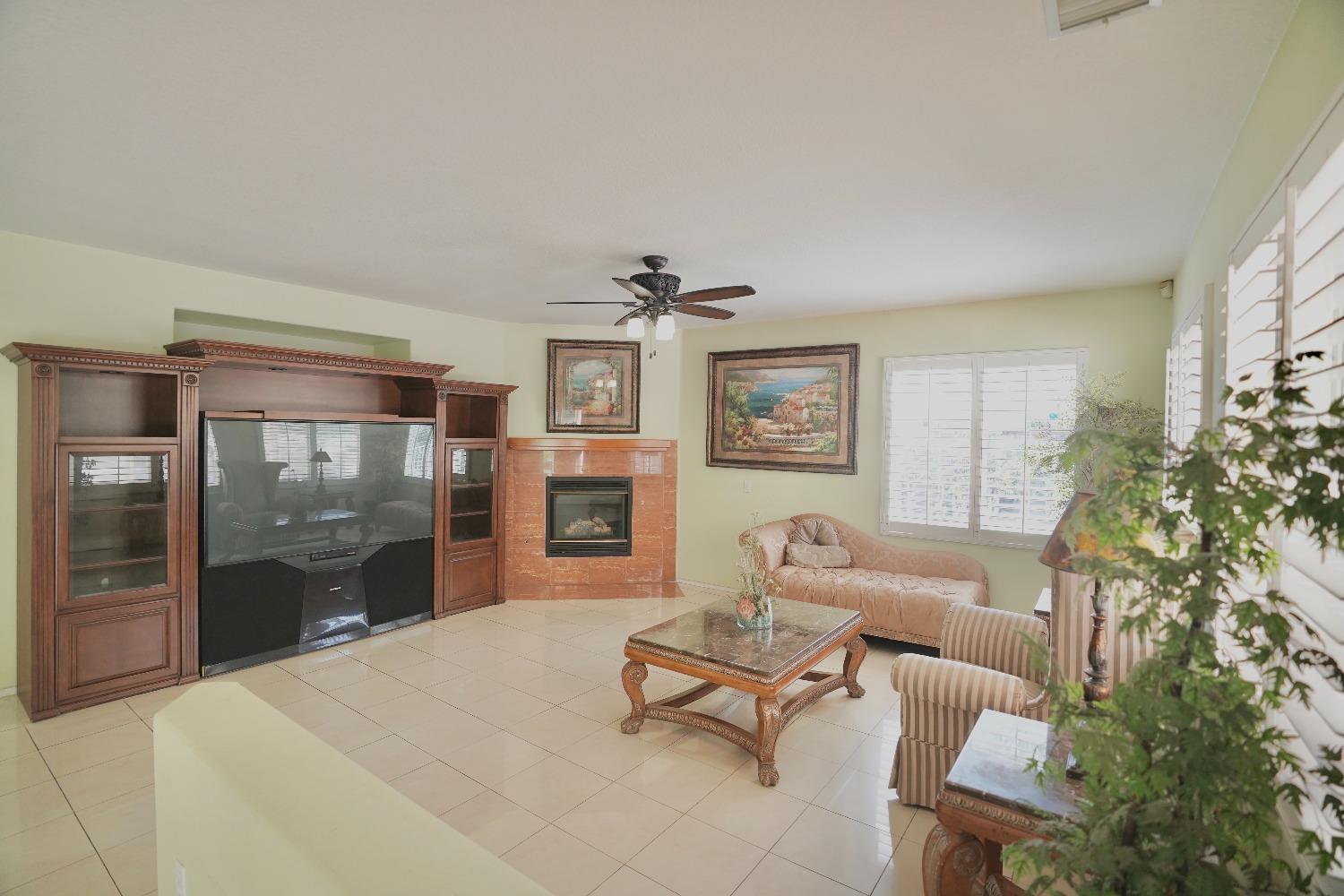 Detail Gallery Image 18 of 69 For 12597 Poinsetta Dr, Riverside,  CA 95203 - 6 Beds | 4 Baths