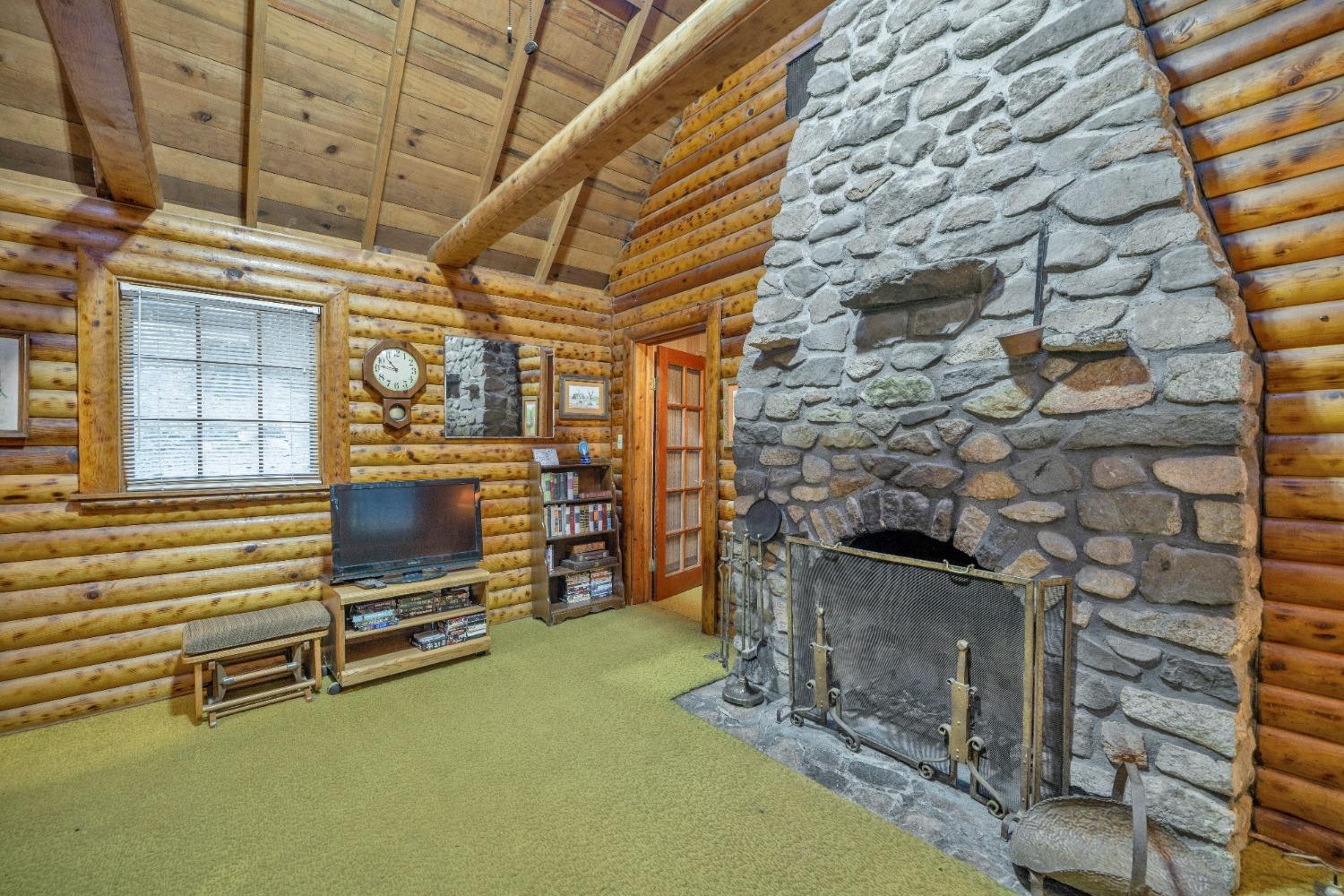 Detail Gallery Image 11 of 40 For 10192 Bull Creek Rd, Pollock Pines,  CA 95726 - 3 Beds | 1 Baths