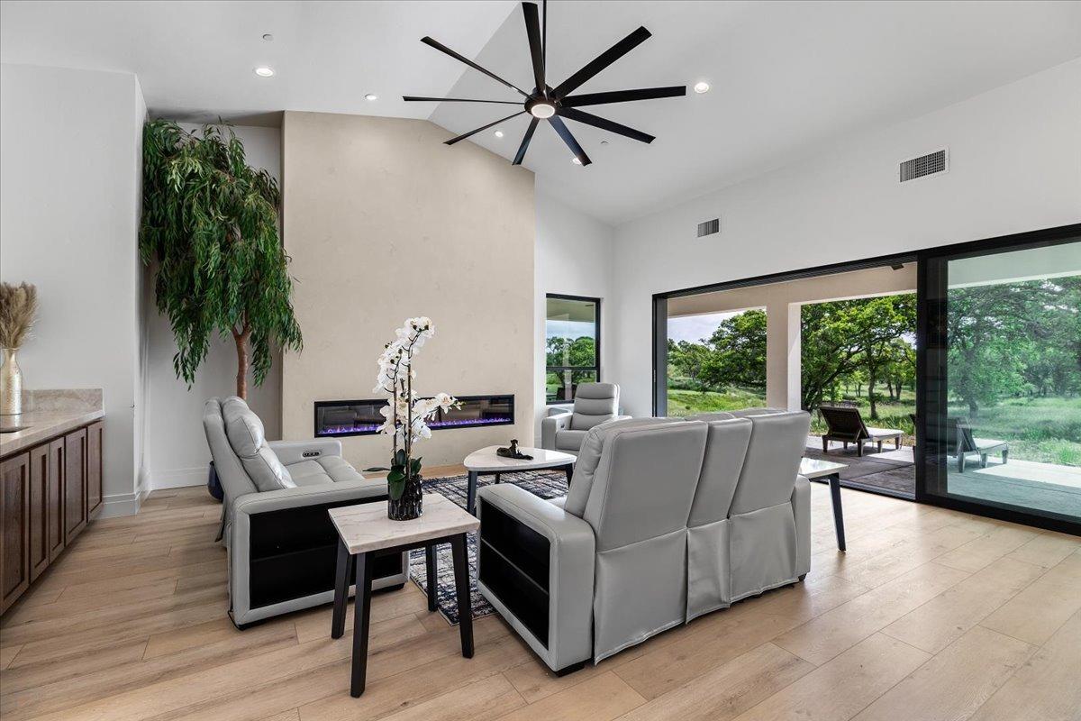 Detail Gallery Image 9 of 99 For 285 Knolls Dr, Copperopolis,  CA 95228 - 3 Beds | 3/1 Baths