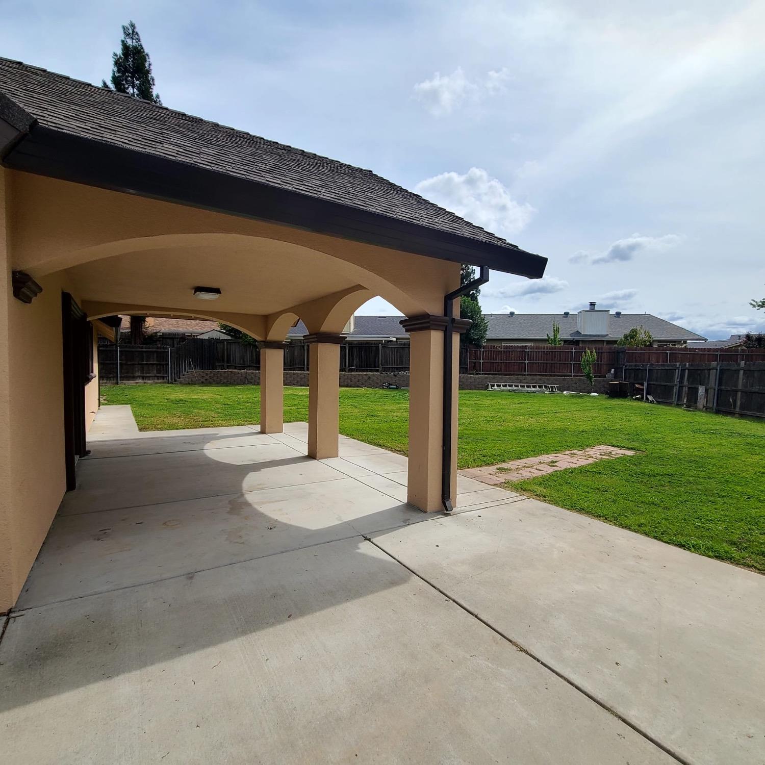 Detail Gallery Image 5 of 26 For 6833 Butterball Way, Sacramento,  CA 95842 - 6 Beds | 4 Baths