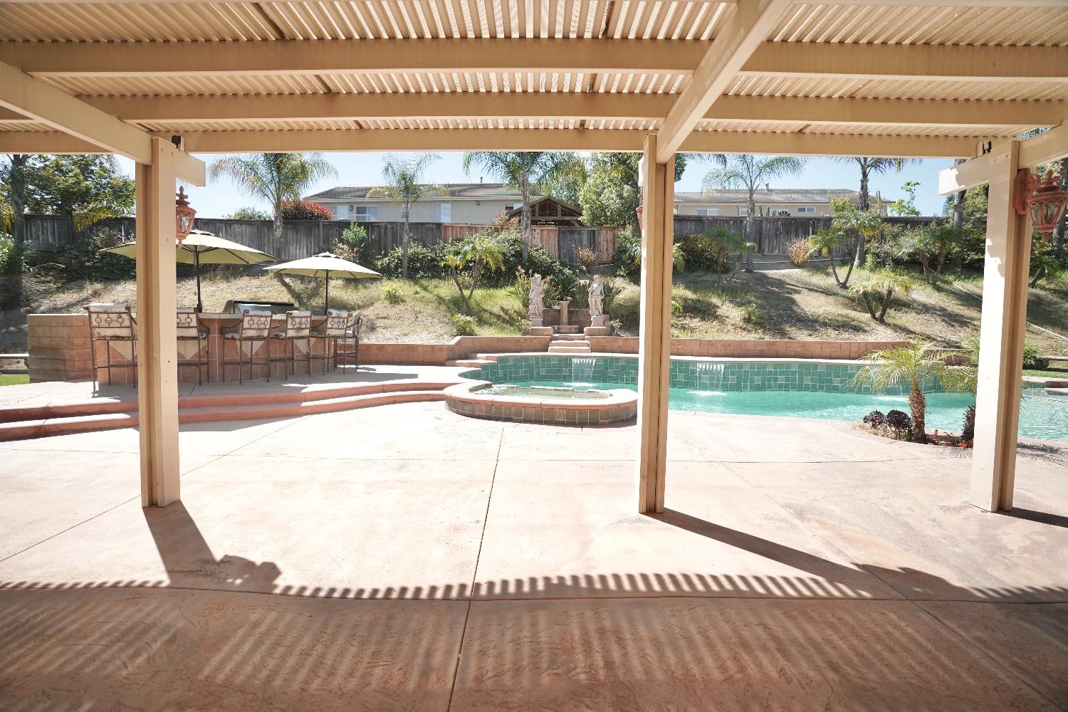 Detail Gallery Image 19 of 69 For 12597 Poinsetta Dr, Riverside,  CA 95203 - 6 Beds | 4 Baths