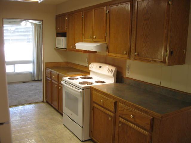 Detail Gallery Image 13 of 24 For 408 Sue St, Turlock,  CA 95380 - 2 Beds | 2 Baths