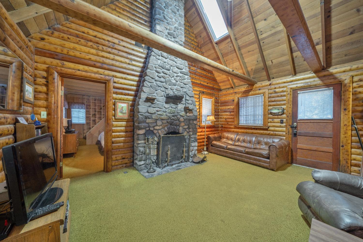 Detail Gallery Image 3 of 40 For 10192 Bull Creek Rd, Pollock Pines,  CA 95726 - 3 Beds | 1 Baths