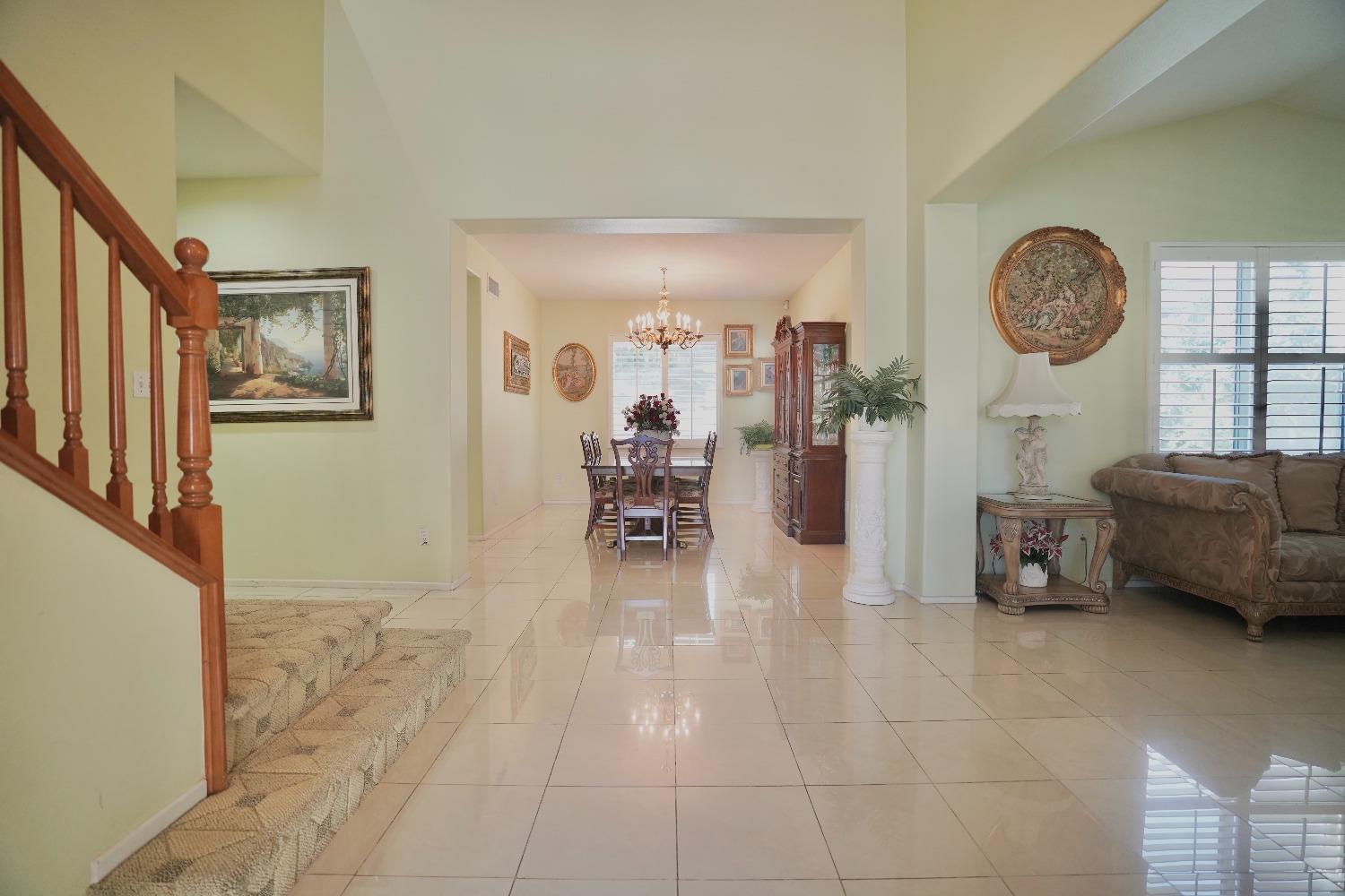 Detail Gallery Image 11 of 69 For 12597 Poinsetta Dr, Riverside,  CA 95203 - 6 Beds | 4 Baths