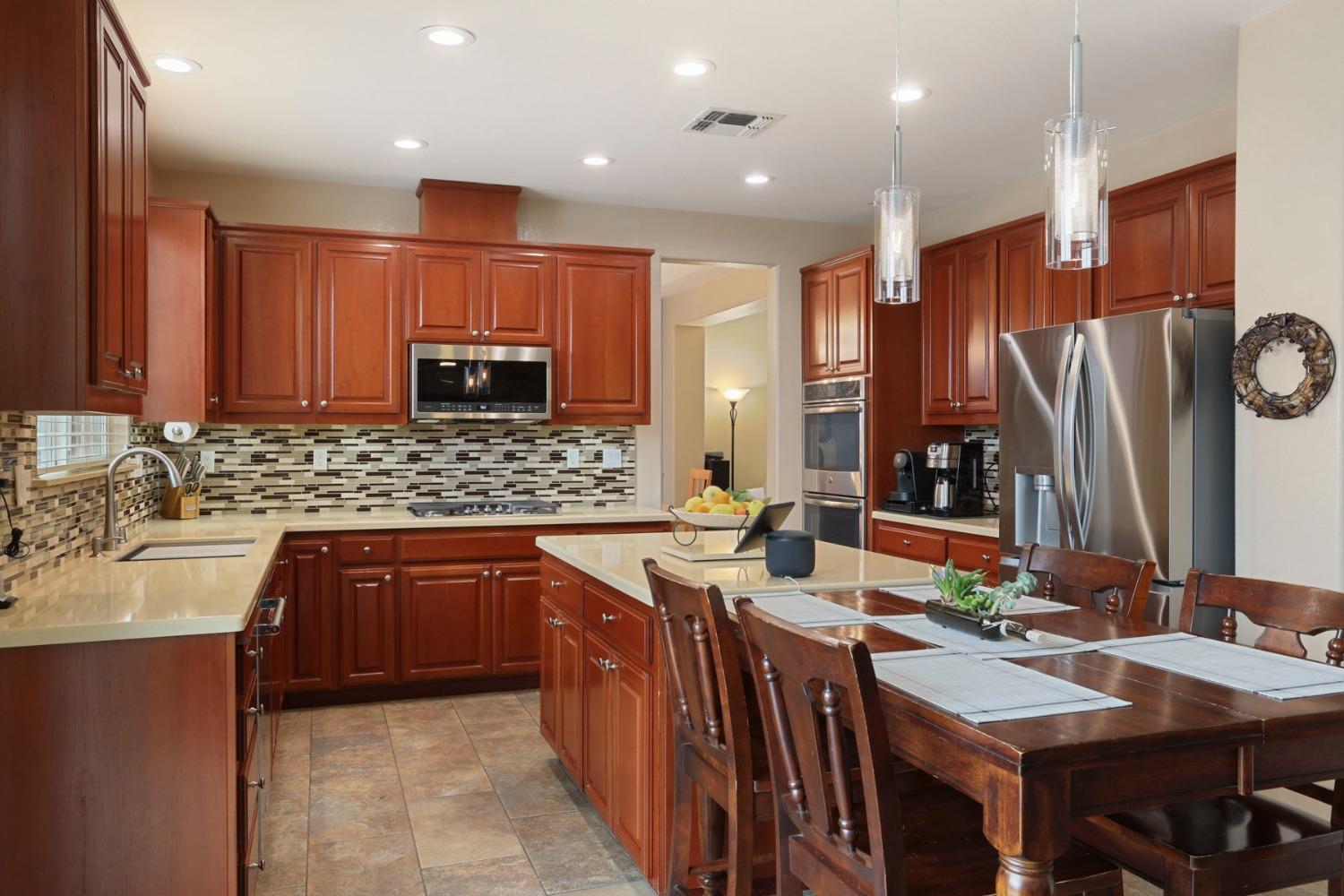 Detail Gallery Image 16 of 72 For 1321 Tulloch Dr, Tracy,  CA 95304 - 4 Beds | 3 Baths