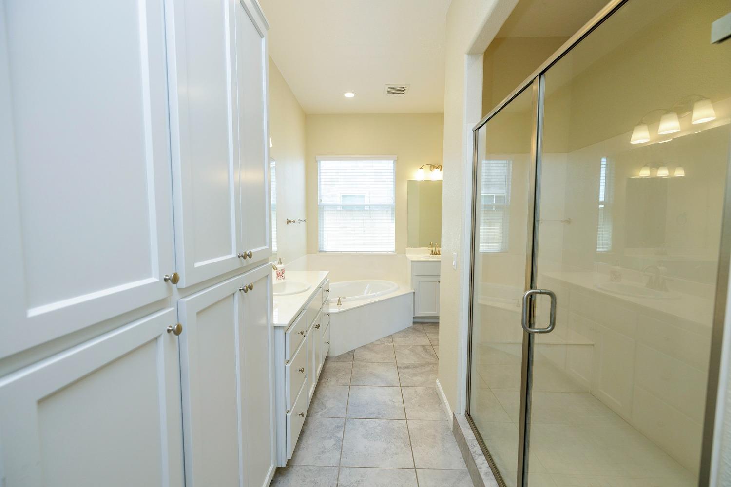 Detail Gallery Image 22 of 37 For 1526 S Deborah Cir, Escalon,  CA 95320 - 4 Beds | 2/1 Baths