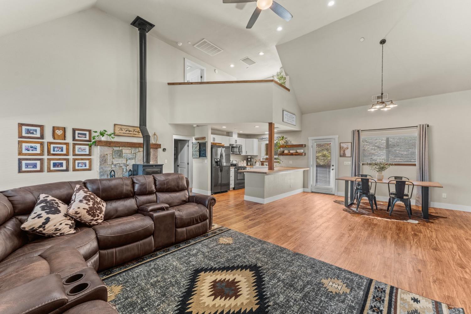 Detail Gallery Image 2 of 75 For 11293 Shadow Ln, Browns Valley,  CA 95918 - 3 Beds | 3 Baths