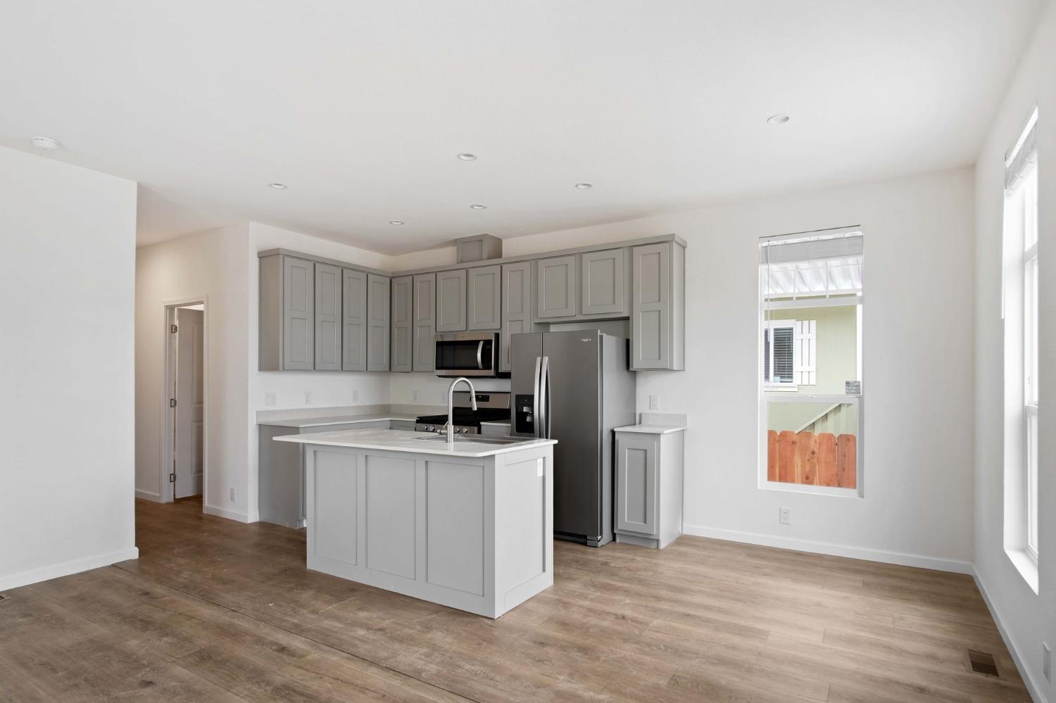 Detail Gallery Image 8 of 23 For 4024 Mchenry Ave 40, Modesto,  CA 95356 - 3 Beds | 2 Baths