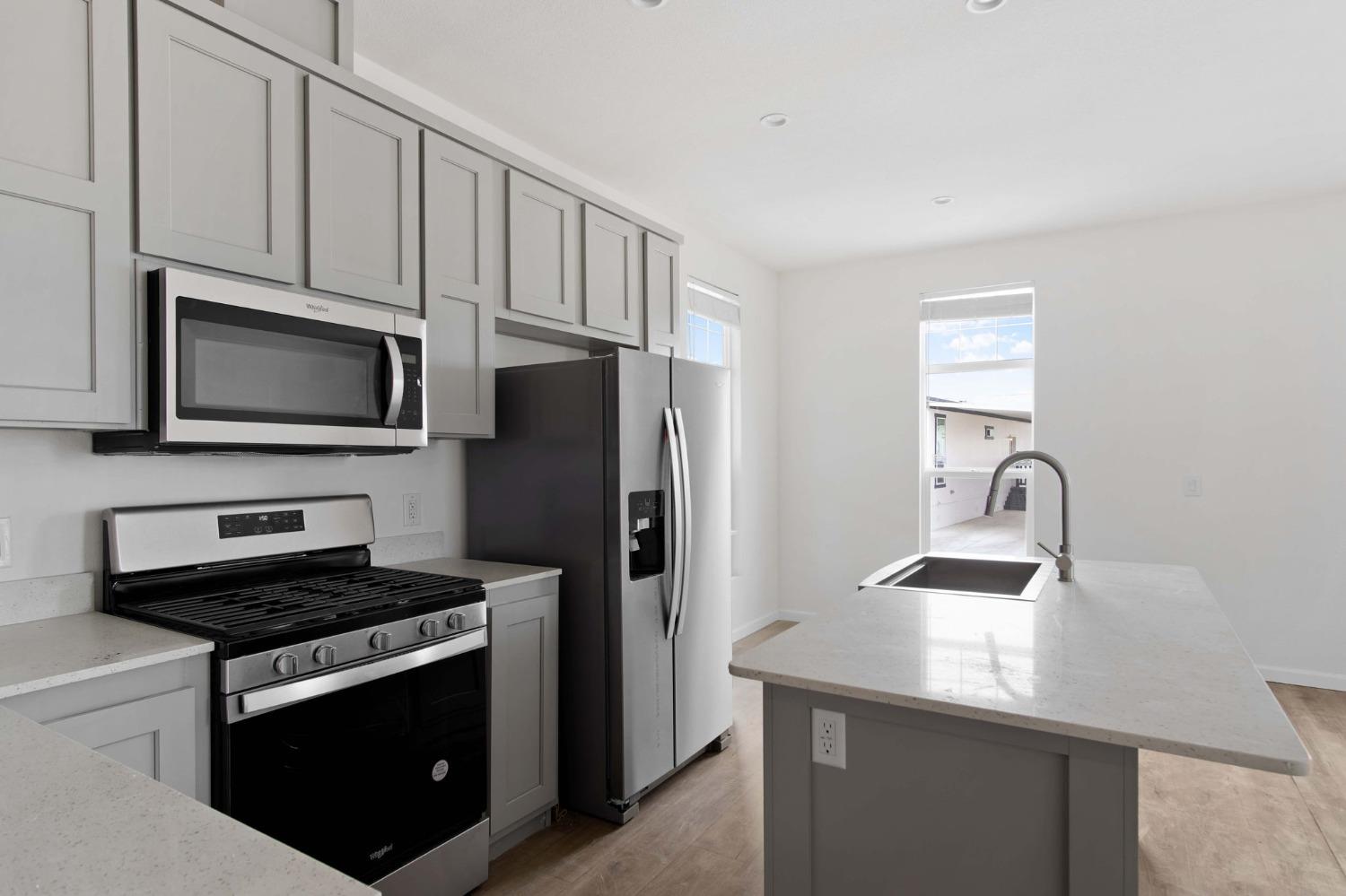 Detail Gallery Image 10 of 23 For 4024 Mchenry Ave 40, Modesto,  CA 95356 - 3 Beds | 2 Baths