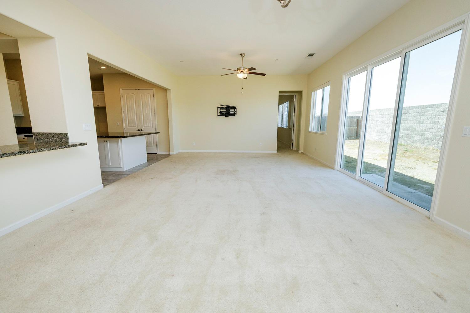Detail Gallery Image 16 of 37 For 1526 S Deborah Cir, Escalon,  CA 95320 - 4 Beds | 2/1 Baths
