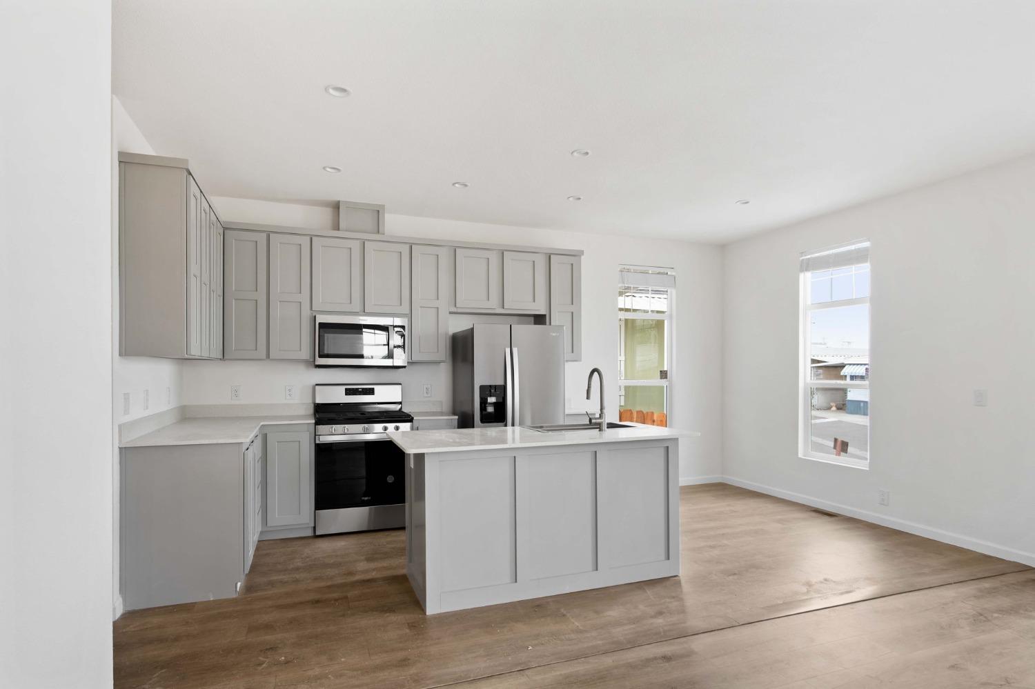 Detail Gallery Image 7 of 23 For 4024 Mchenry Ave 40, Modesto,  CA 95356 - 3 Beds | 2 Baths