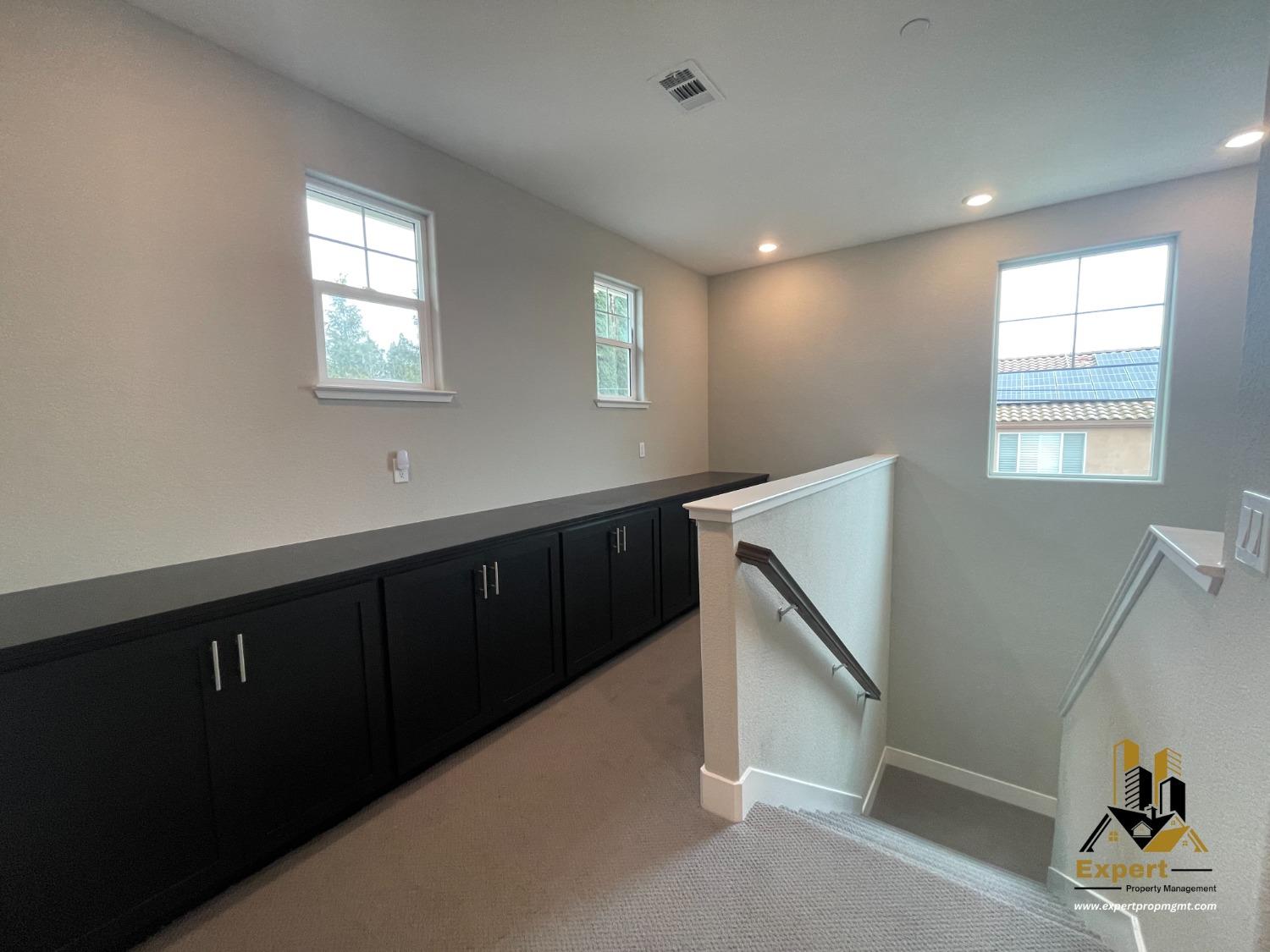 Detail Gallery Image 10 of 21 For 3896 Firestar Way, Sacramento,  CA 95834 - 4 Beds | 3 Baths
